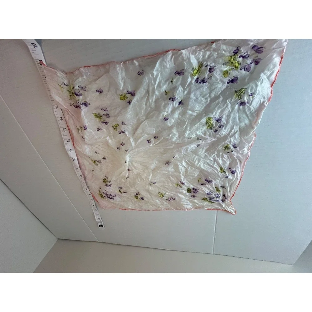 VINTAGE SILK HANKIE‎ WHITE WITH BLUE FLORAL 16